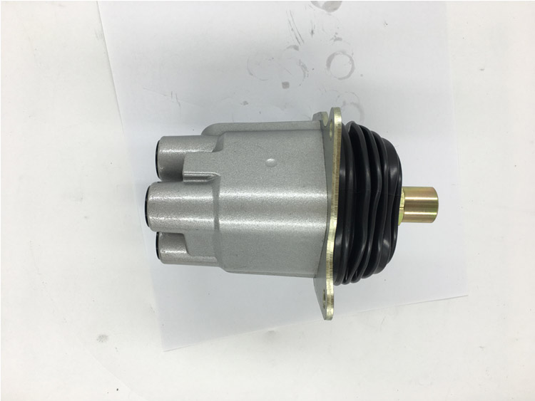 PC200-6操作杆總（zǒng）成