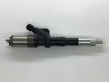 PC400-7 6D125原裝噴油嘴（zuǐ）